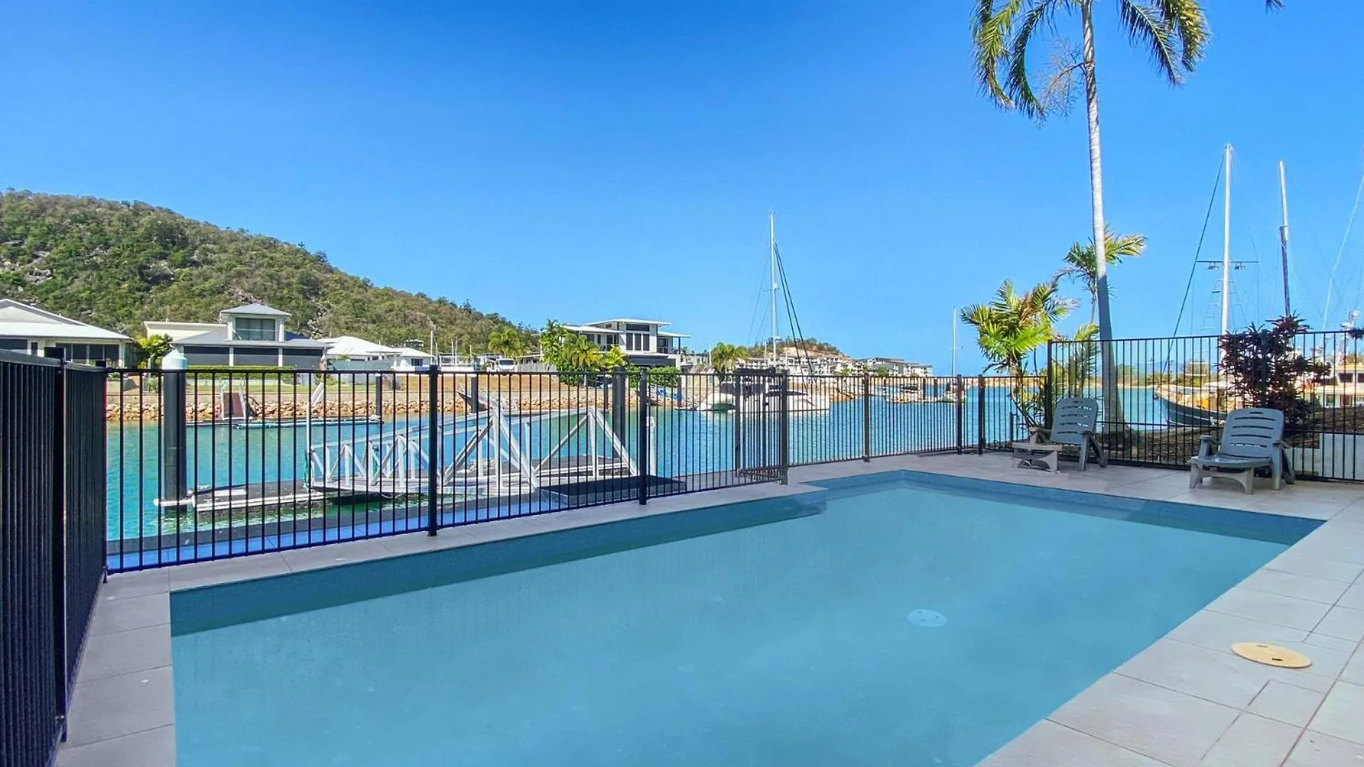 فيلا Waters Edge Townhouse 4 خليج نيللي أستراليا
