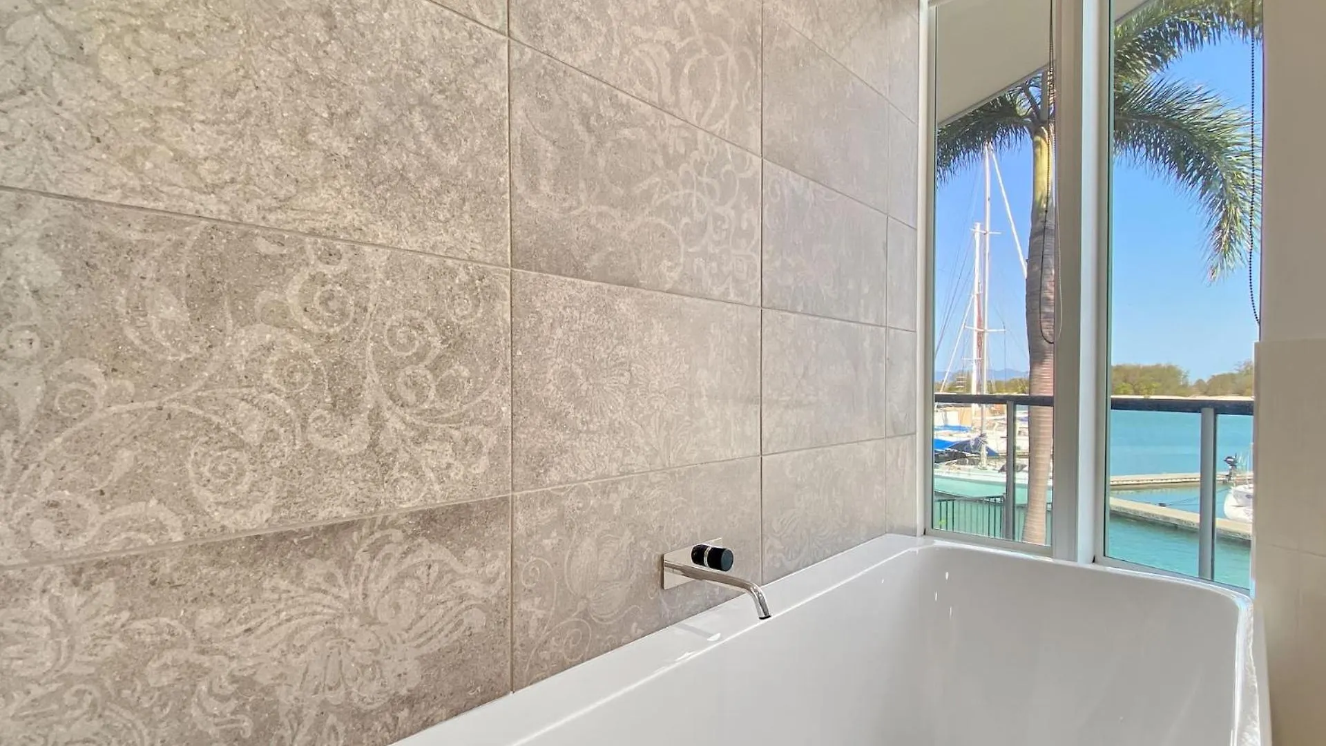 بيت للعطل فيلا Waters Edge Townhouse 4 خليج نيللي أستراليا