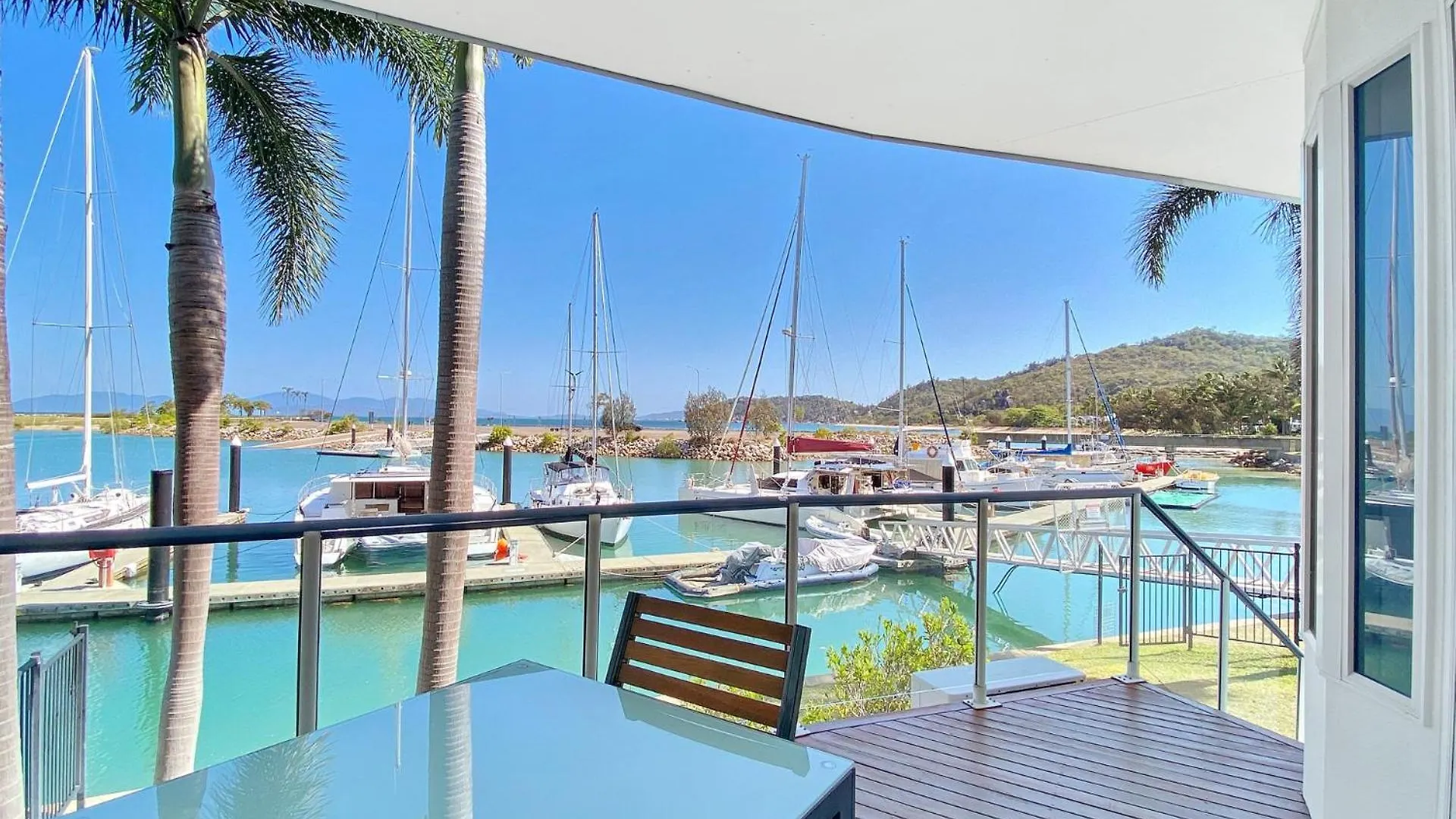 فيلا Waters Edge Townhouse 4 خليج نيللي