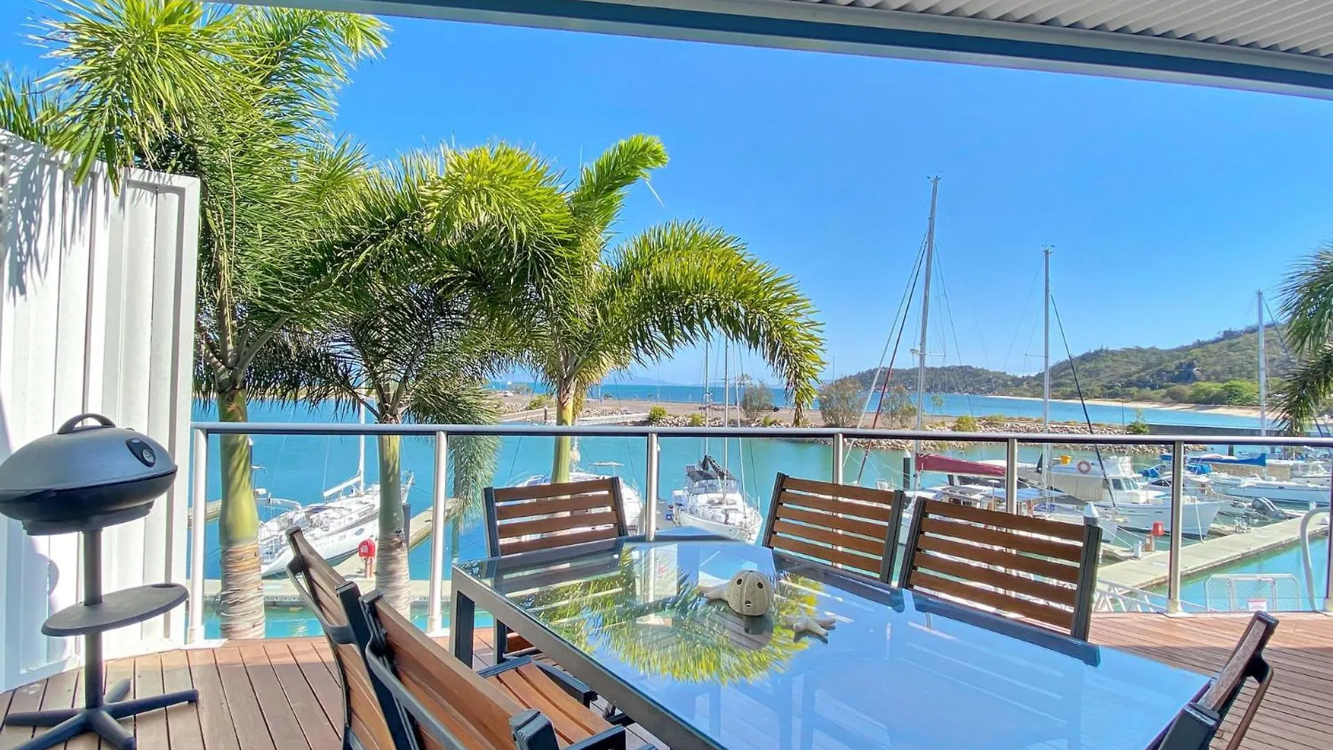 فيلا Waters Edge Townhouse 4 خليج نيللي 0*,